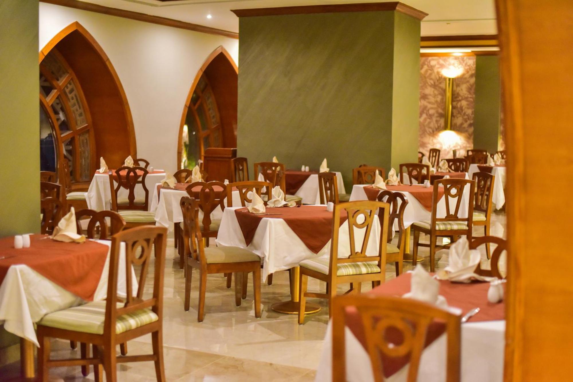 The Grand Hotel Sharm El Sheikh Eksteriør bilde Restaurant