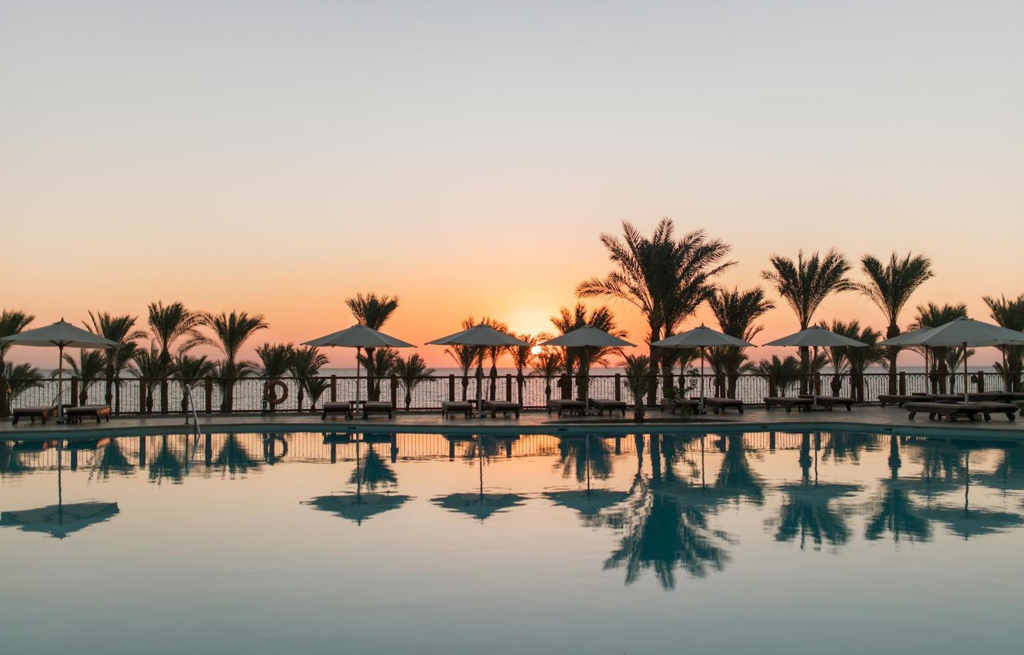 The Grand Hotel Sharm El Sheikh Eksteriør bilde Sunset at the Hilton Sharm El Sheikh